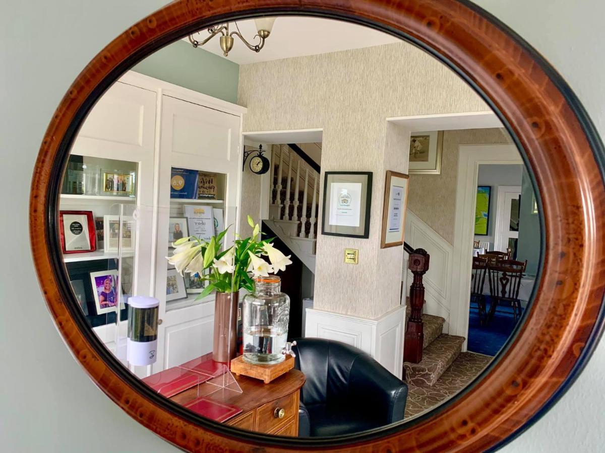 Shelleven Guest House Бангор Экстерьер фото
