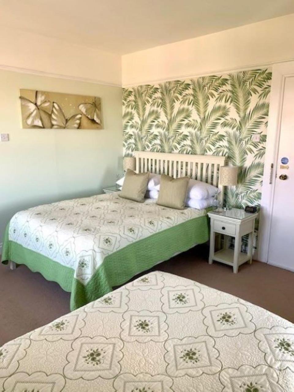 Shelleven Guest House Бангор Экстерьер фото